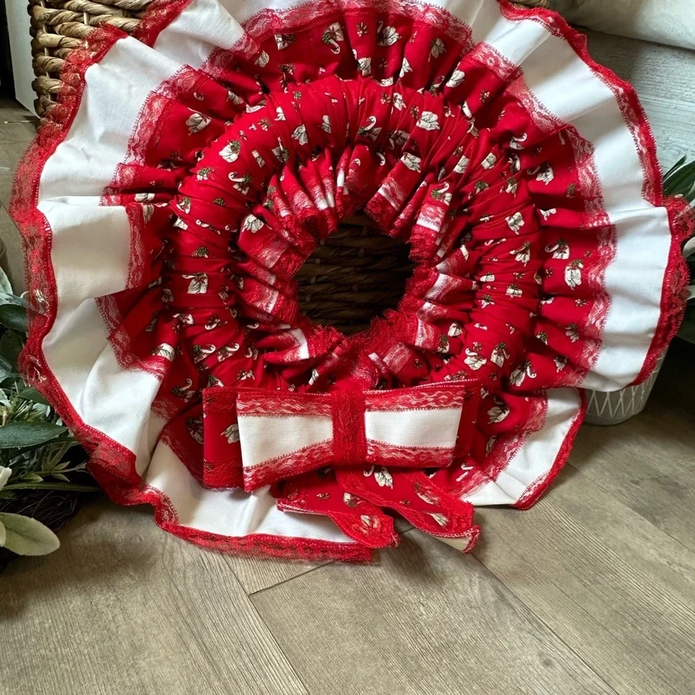 Vintage 1970s Christmas Holiday Wreath Handmade Red White Ruffled Swan Print